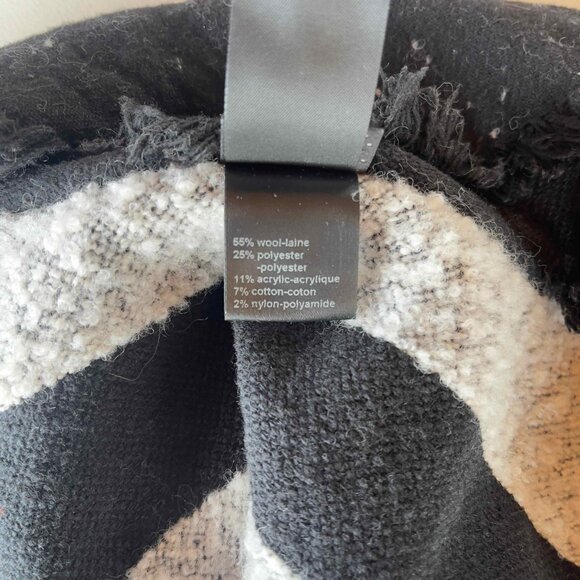 Crea Concept Long Sleeveless Jacket - Picture 9 of 9